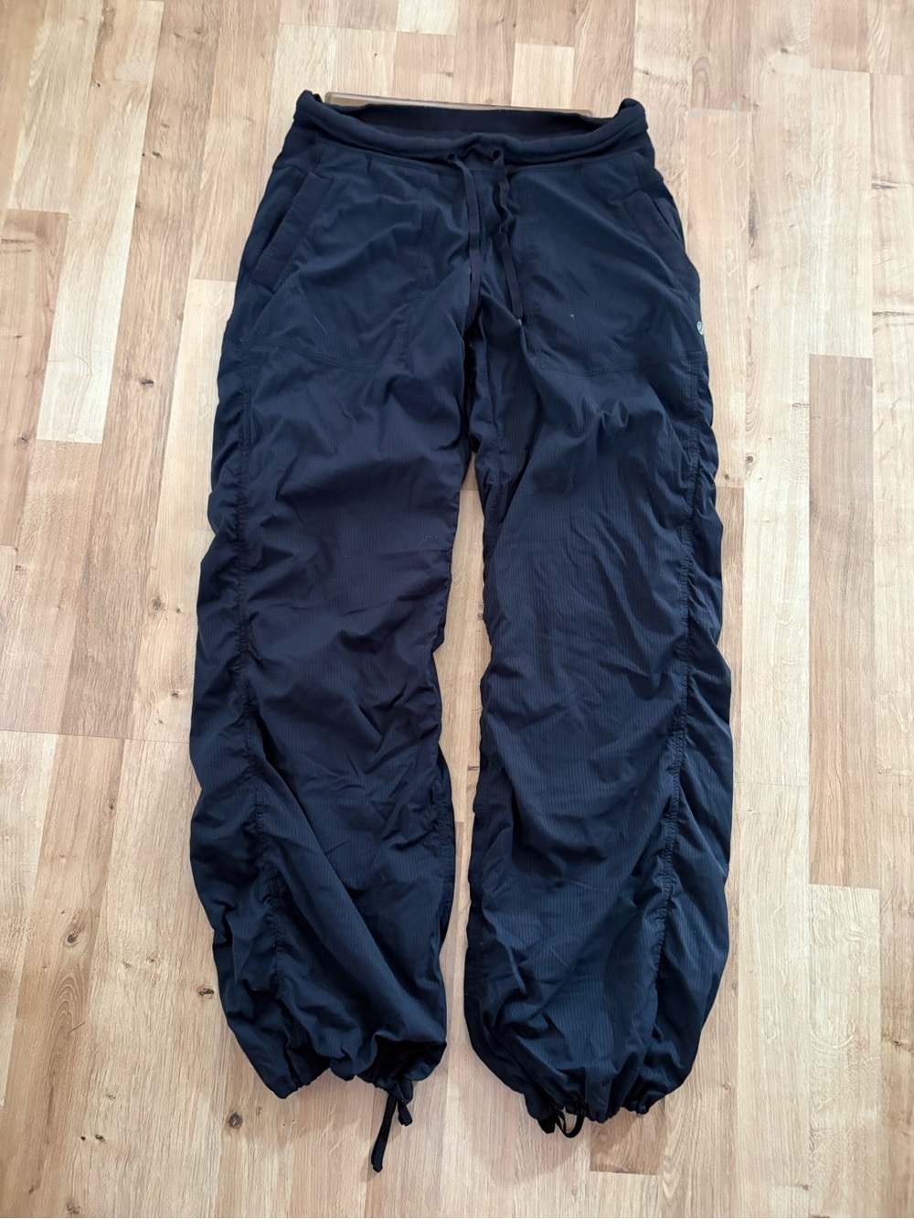 Lululemon Athletica Dance Studio Pants in Black Drawstring Size 6 Reg Lined GUC